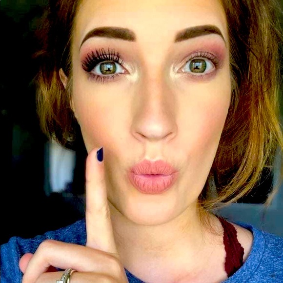 Younique one-step fibre 4D mascara - Picture 2 of 6